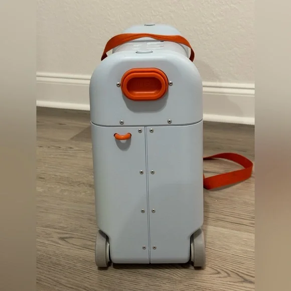 JetKids by Stokke BedBox Kid's Ride-On Suitcase Light Blue Clean W/bedding pad - Picture 2 of 11